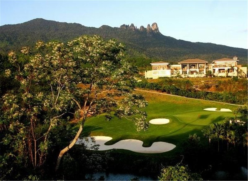 Hainan Qixianling Golf & Spa Over view