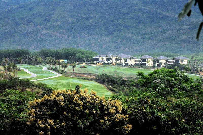 Hainan Qixianling Golf & Spa Over view