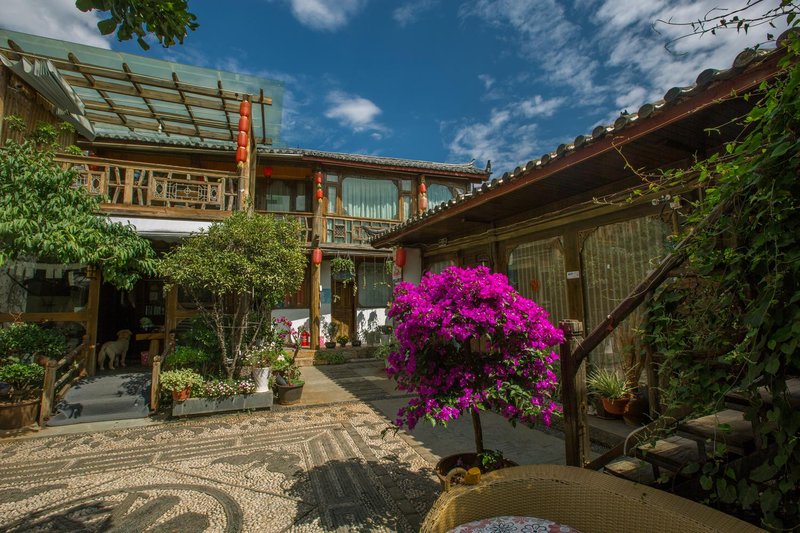 Qinde Inn Lijiang Guxiu Over view