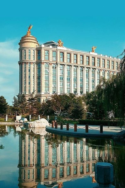 Schonbrunn Hotel Over view