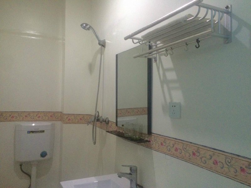 sunshine hotel Guest Room