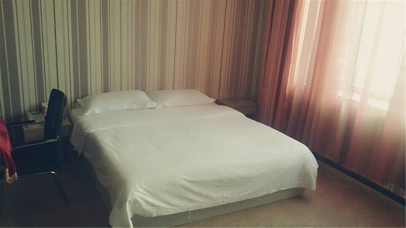 Jinzhou Holiday Hotel Henan YanjiGuest Room