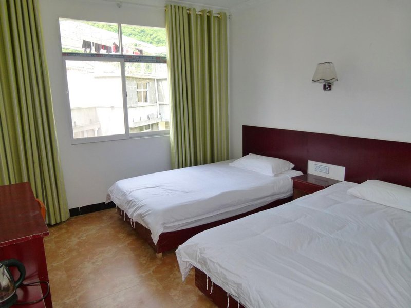 Shennongjia Longxin Mountain Villa Guest Room