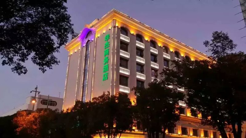 Green tree innOver view