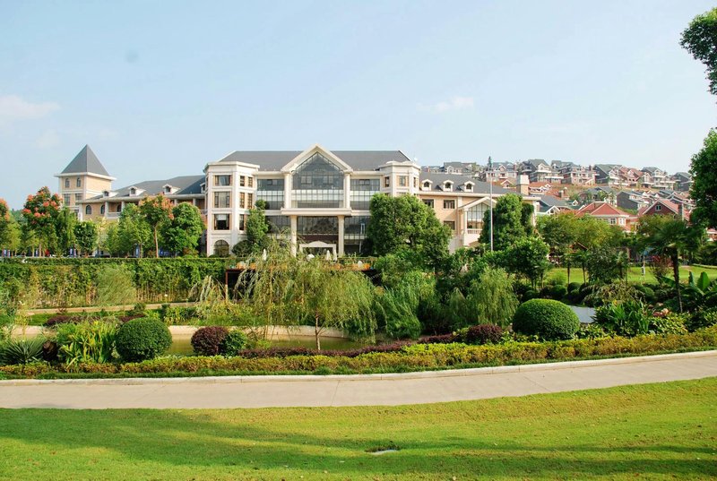 Xiaobu Golf Club Hotel Over view