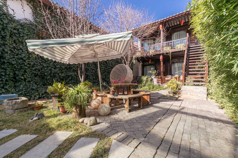 South Path Inn Over view