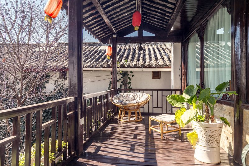 South Path Inn Over view