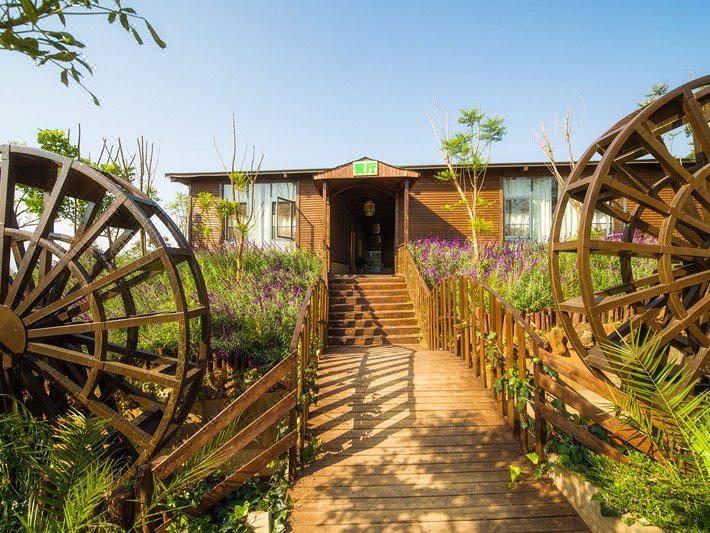 Fuxian  lake SenHai Jinguo Manor Restaurant