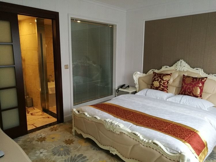 Xue Shan HotelGuest Room