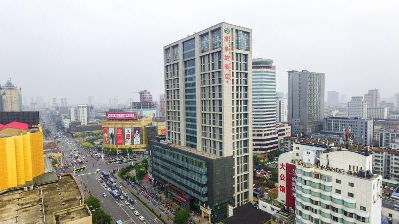 Vienna Hotel (Xuzhou Suning Plaza Pengcheng Metro Station) over view