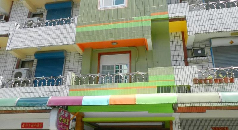 Ginas House 酒店外观