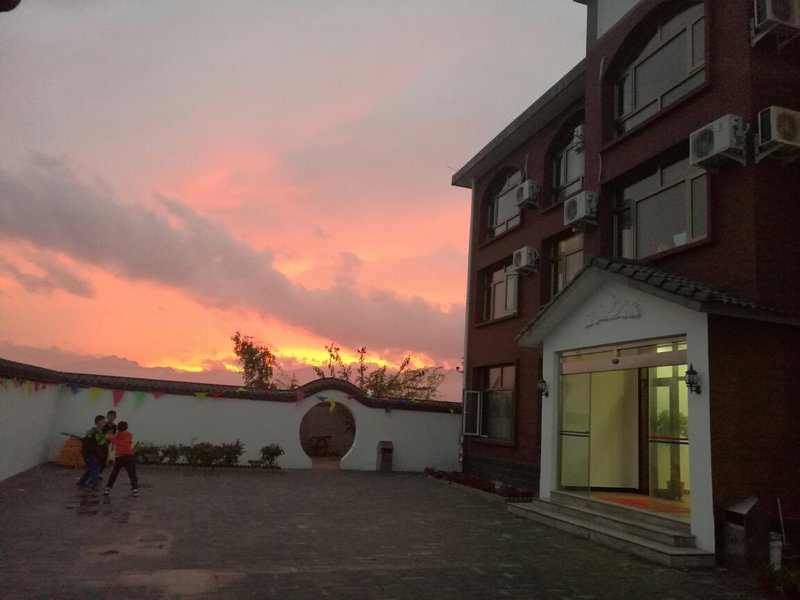 accumulation point hotel Over view