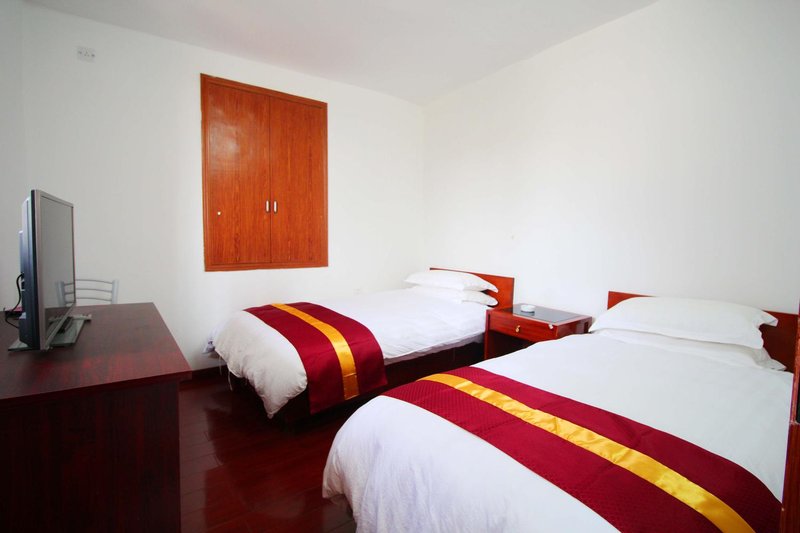 Lushan sister ping  station Guest Room