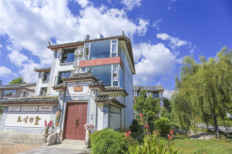 Lijiang Family Holiday Villa Hotel over view