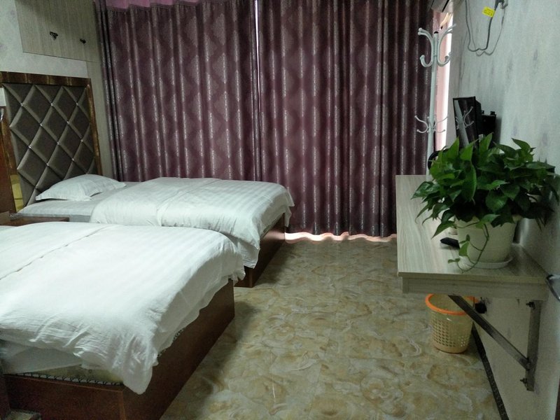 Grove hotel Guest Room