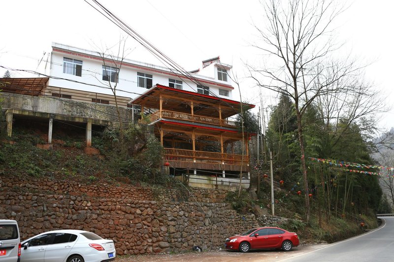 xueshanhnegtainongzhuang Over view