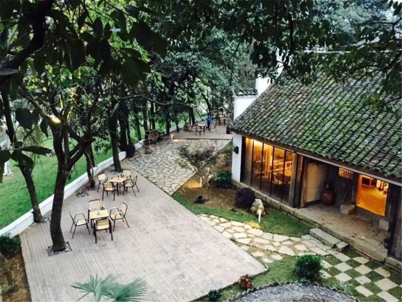 Colorful Nakong HostelOver view