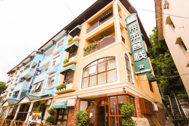 Raimi Hotel Over view