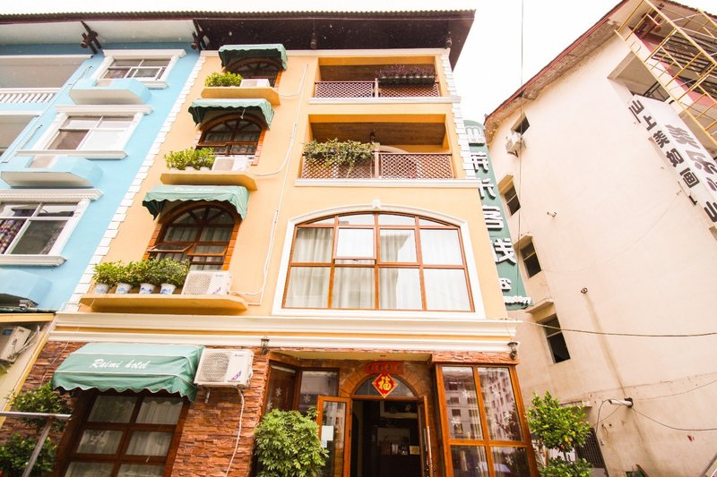 Raimi Hotel Over view