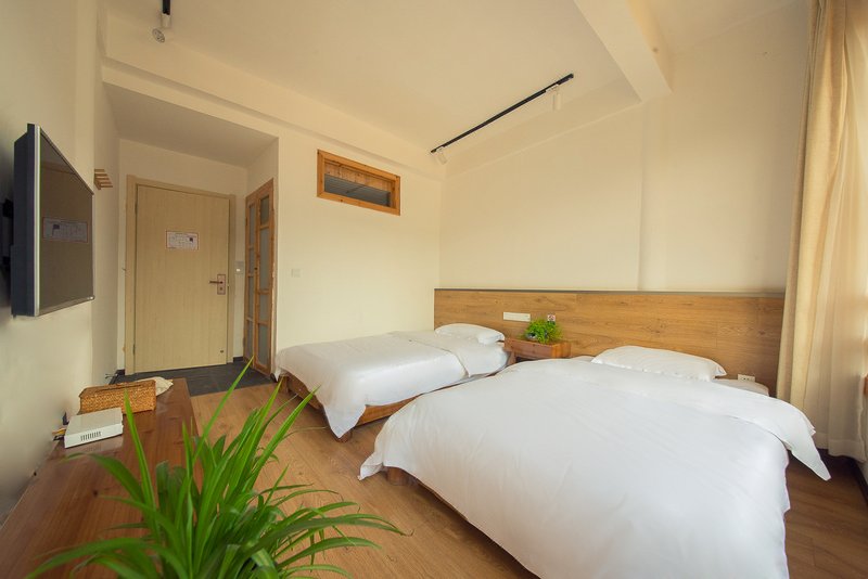 HUAYU HOTELGuest Room