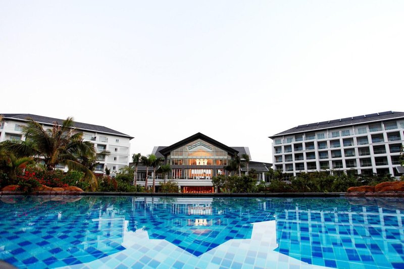 Mingshen Golf & Bay Resort Sanya Over view