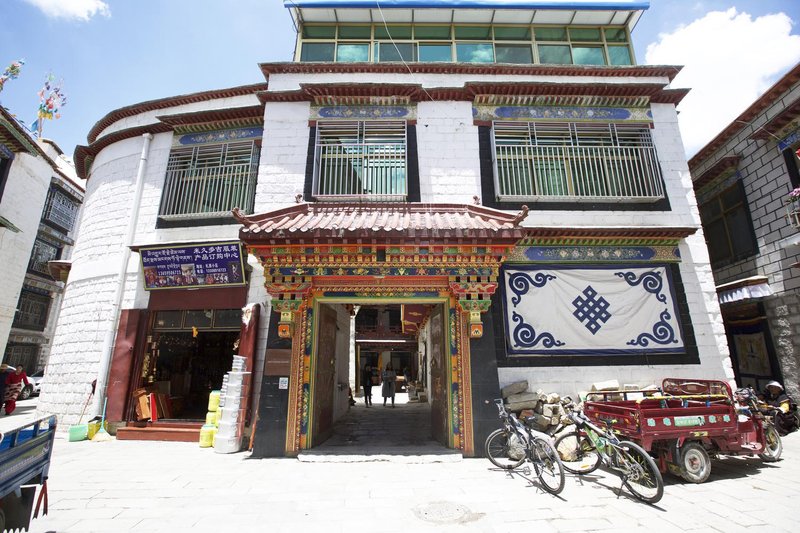 Bailu Tribe Hostel Over view