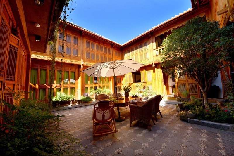 Lijiang Sunshine Garden Villa over view