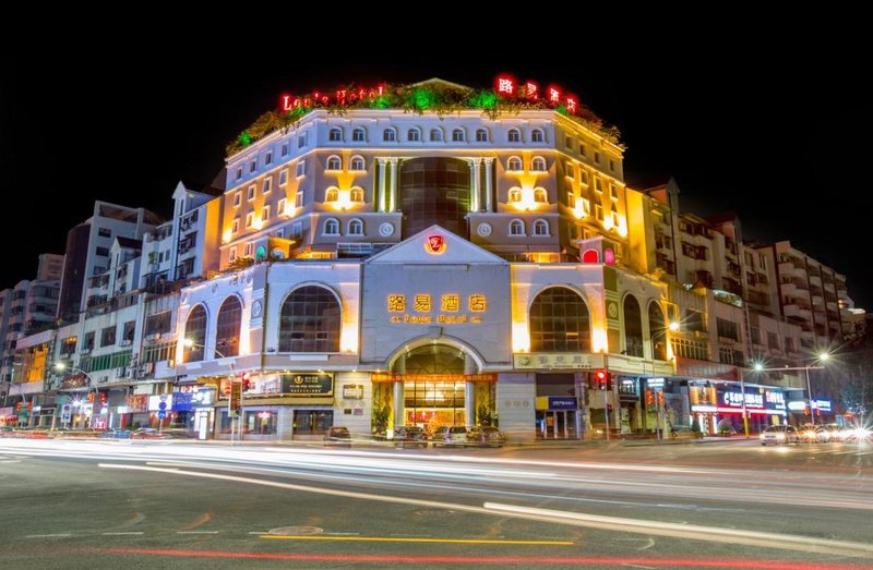 Louis Hotel(Zhongshan Block East Lihe Square Branch) over view