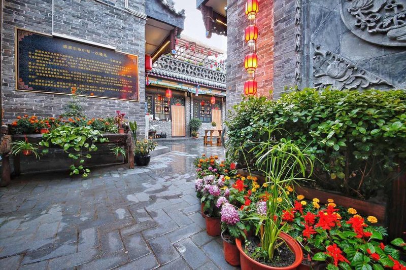 Pingyao Dahongdenglong Hotel Over view