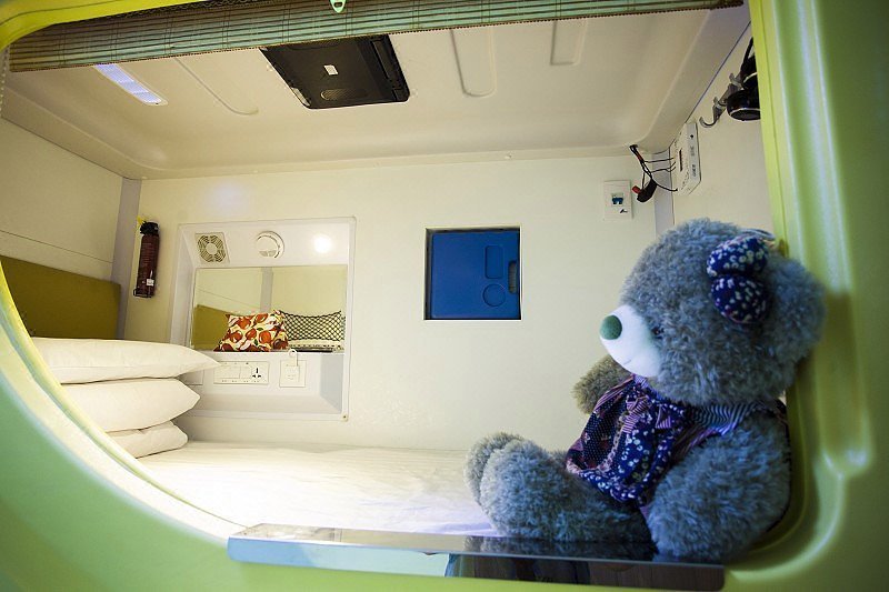 Simple Capsule Apartment Hotel Guest Room