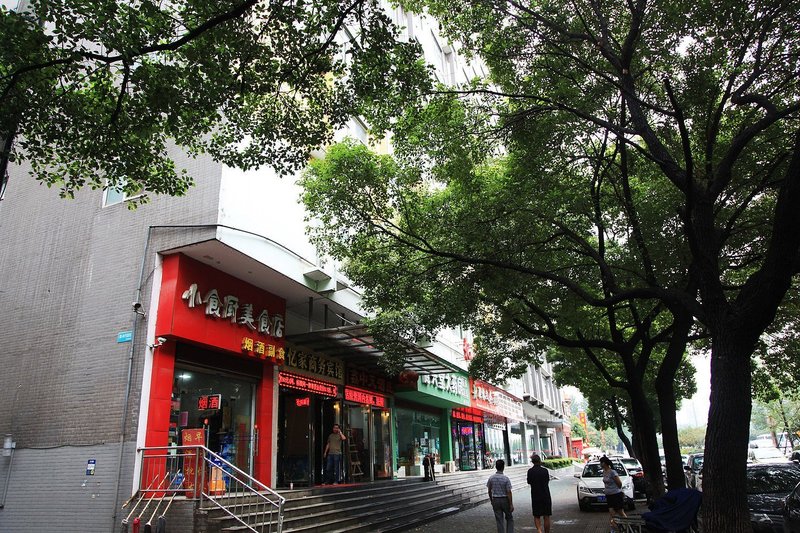  酒店外观