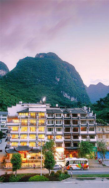 Michael's Inn & Suites Yangshuo Over view