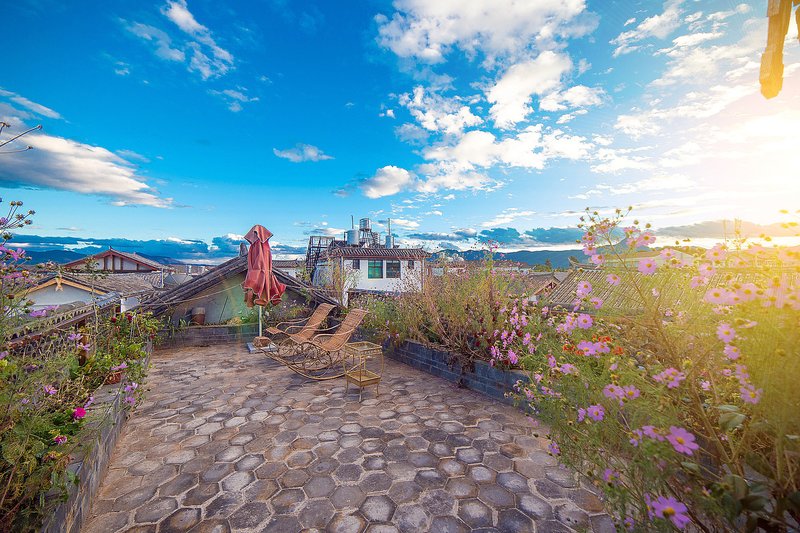 Lijiang Yu Shu Tang Inn Over view