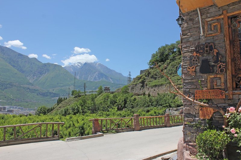 Black cat inn Over view