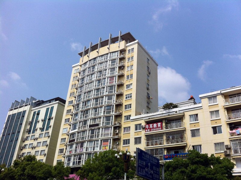 Open hous art hotel Over view