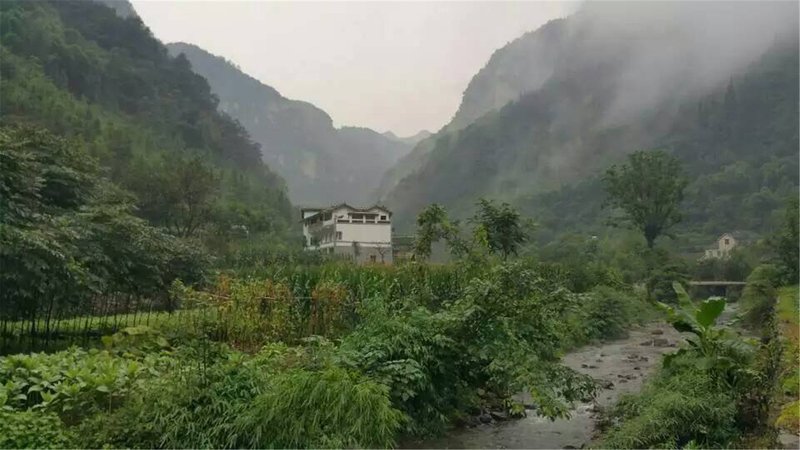 Chexi Valley Chalet Over view