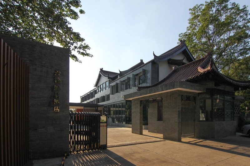 Dangui Hotel (Yangzhou Slender West Lake) Over view