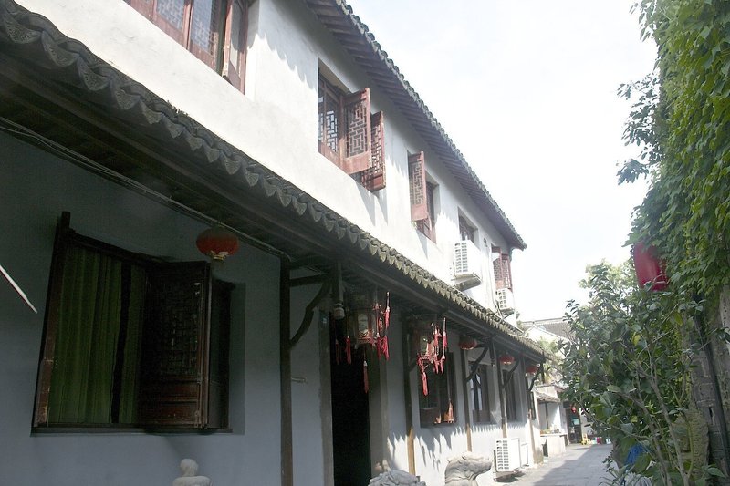 Tongli Enzetang Inn Over view