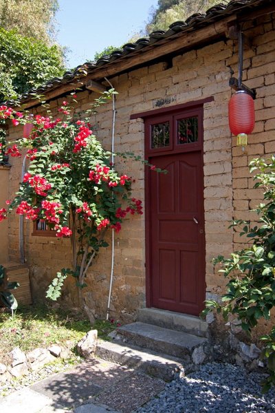 Yangshuo Outside Inn Over view