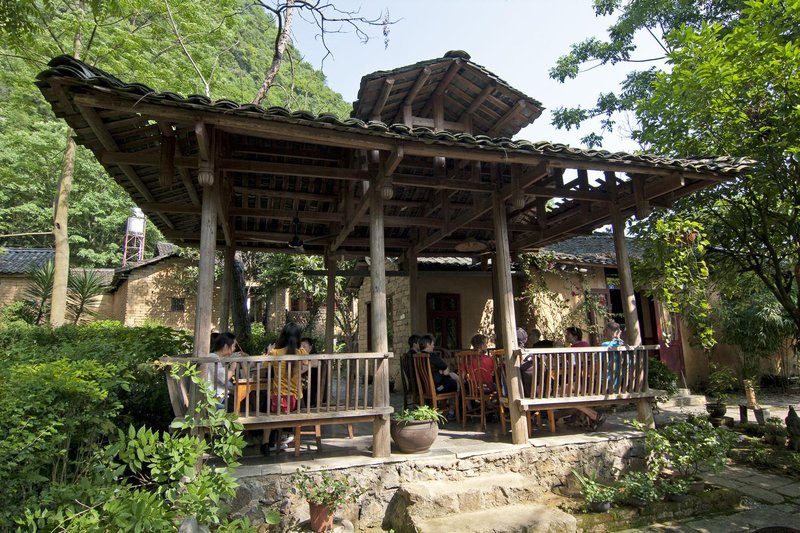 Yangshuo Outside Inn Over view