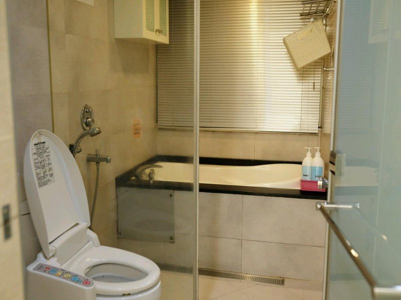 1983 Second Hostel 其他