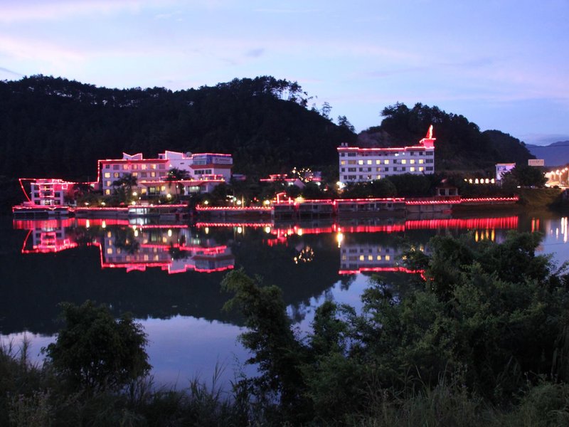 Baiyun Hot Spring Resort Over view