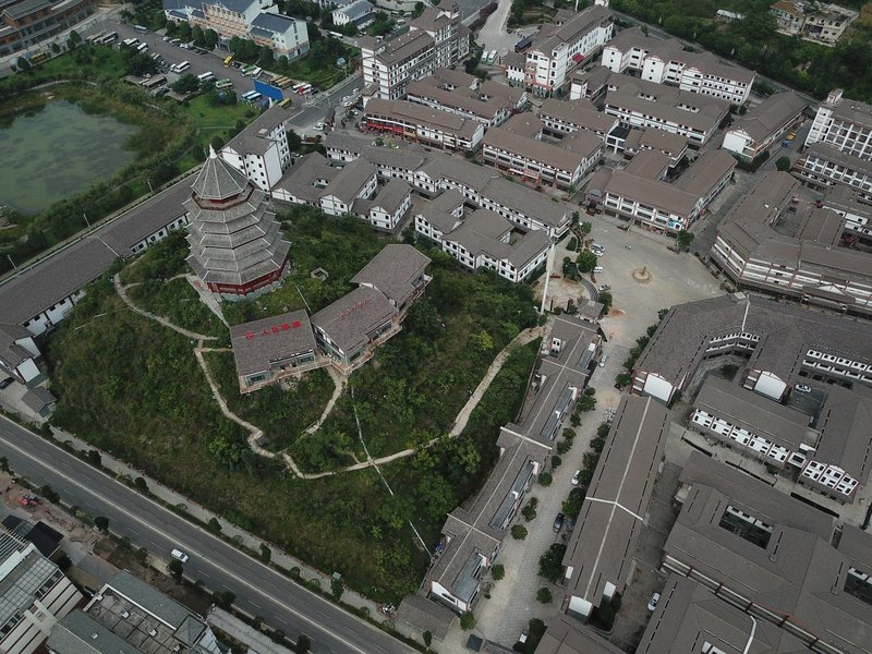 Ren Zai Lvtu Huangguoshu Inn Over view