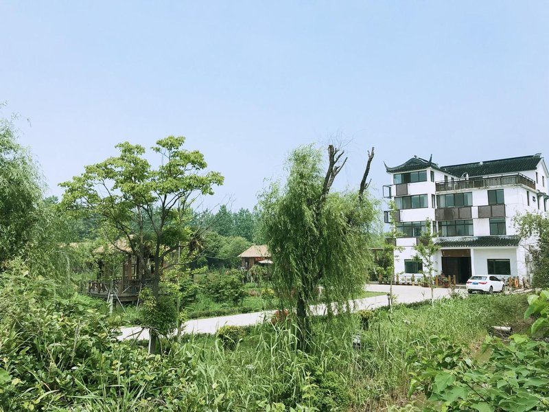 Lichiyuan Holiday Manor Over view