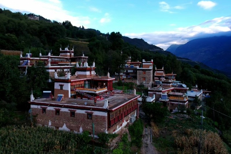 Jiaju Qima Labu Guest HouseOver view