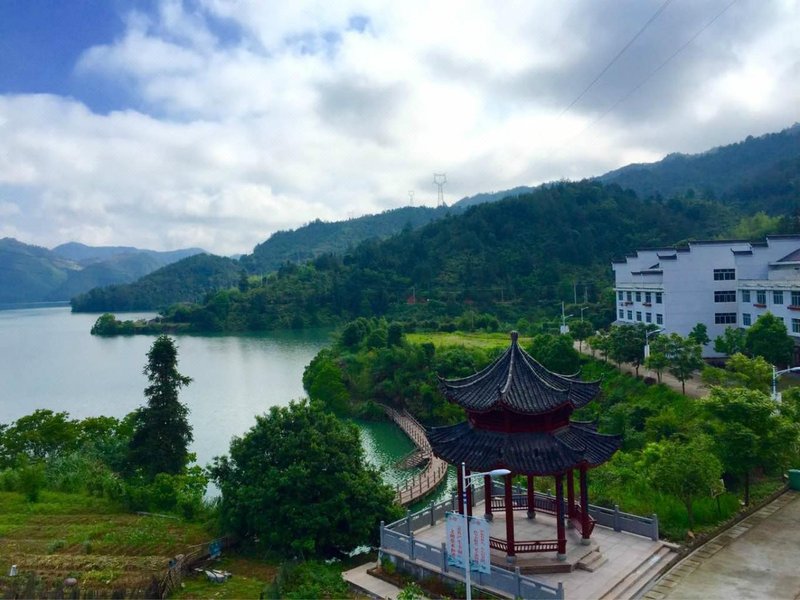 Yunhe Chuanbang Dak HotelOver view