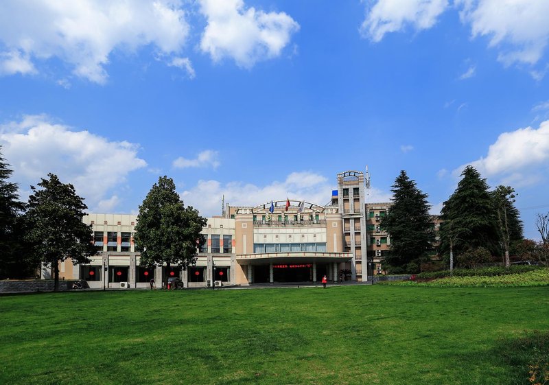 Huangshan Guoyuan Hotel Over view