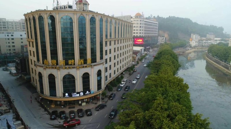 South Bay Hotel Over view