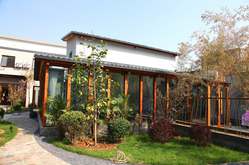 Leading Opulence Hotel Over view