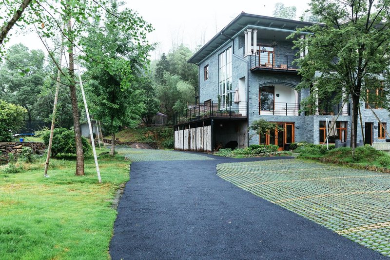 TianQingJu Hill stations Over view